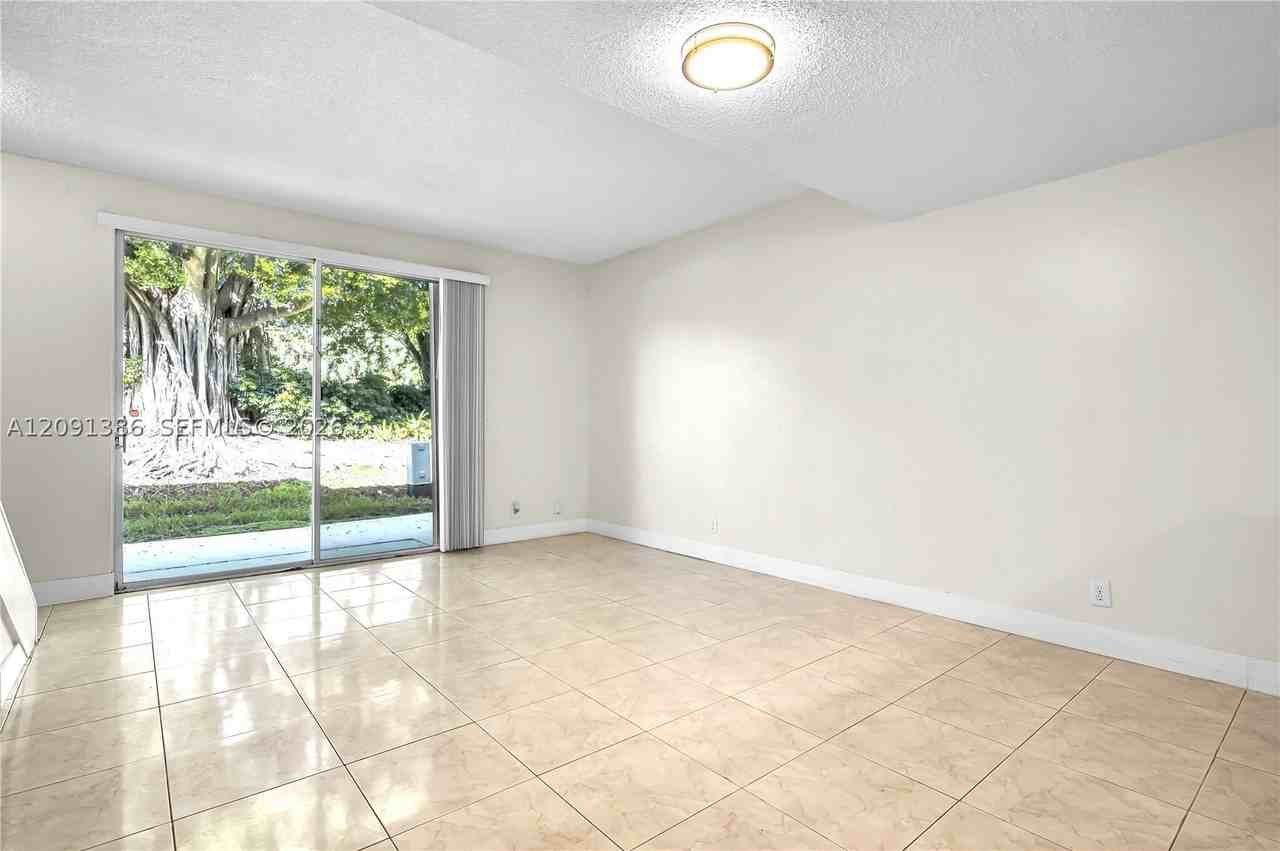 621 Talavera Rd #621 - Photo 5 of 20