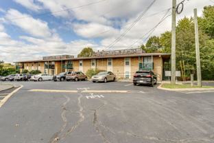 555 N Dupont Ave - Photo 1 of 1
