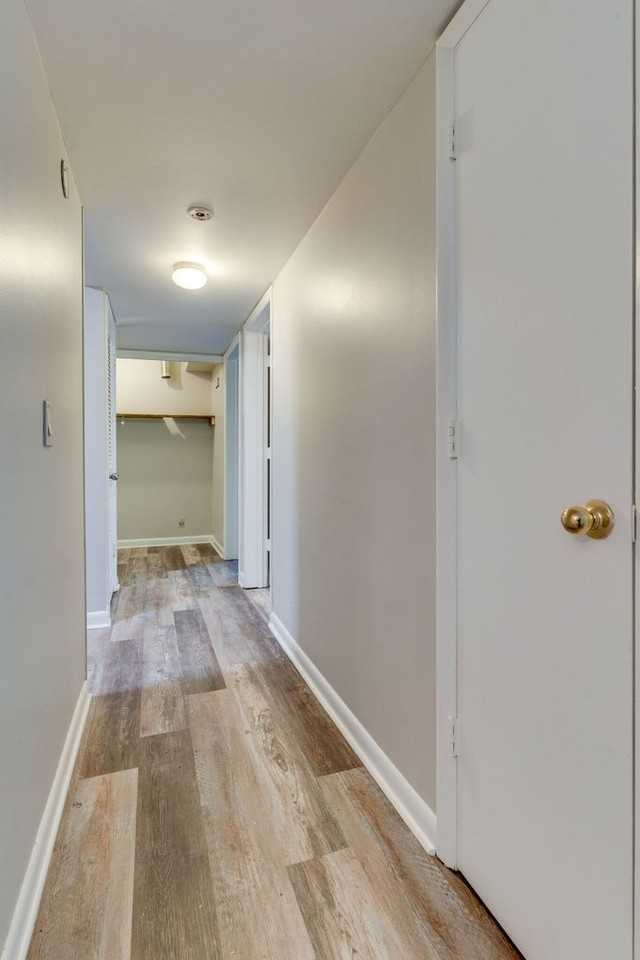 555 N Dupont Ave - Photo 4 of 10