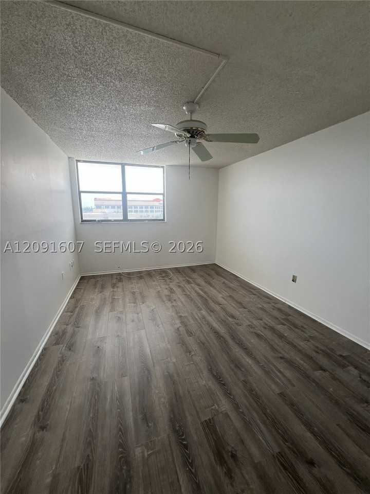 920 Ne 169th St #504 - Photo 3 of 13