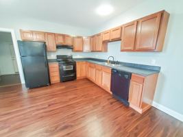 featured image of 356 W 4th St
