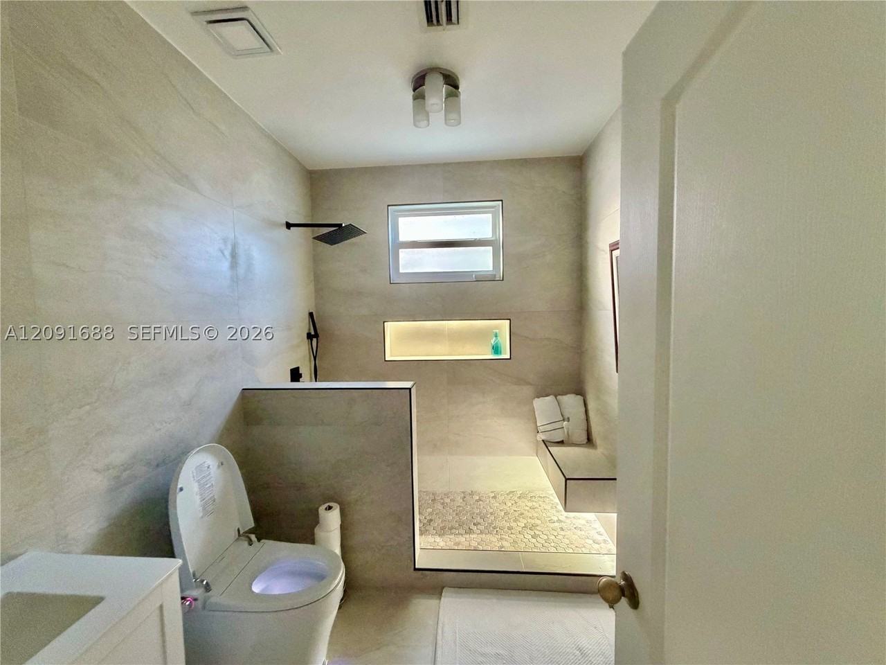 17XX SW 15Xst Pl #A - Photo 4 of 5