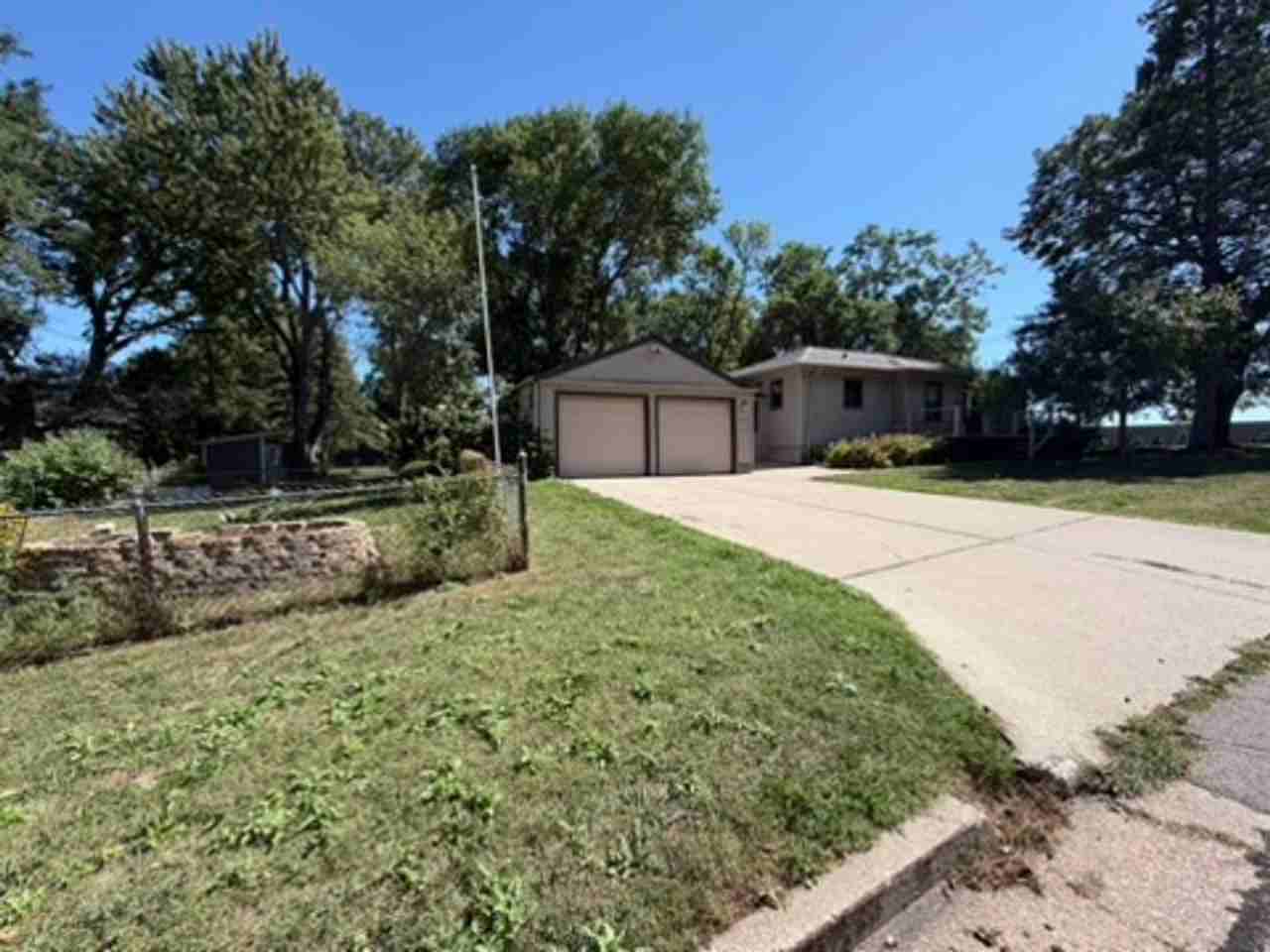 1312 S Jefferson Ave - Photo 2 of 33