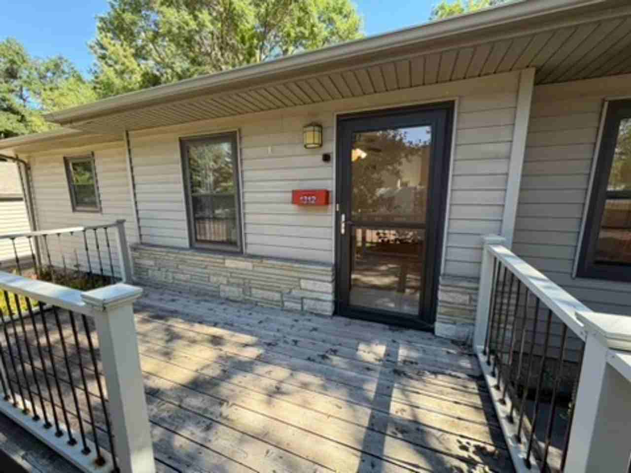 1312 S Jefferson Ave - Photo 5 of 33