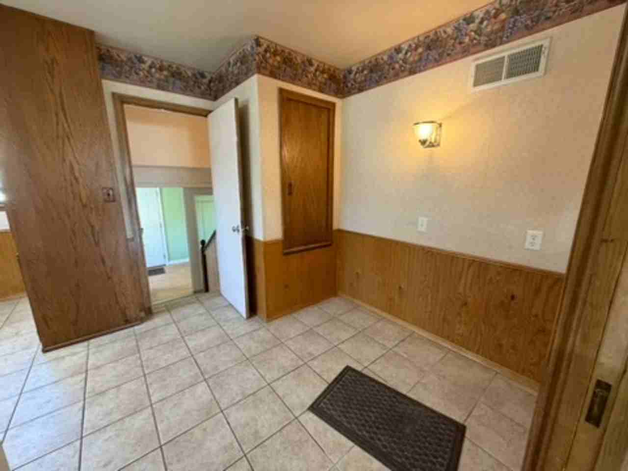 1312 S Jefferson Ave - Photo 7 of 33