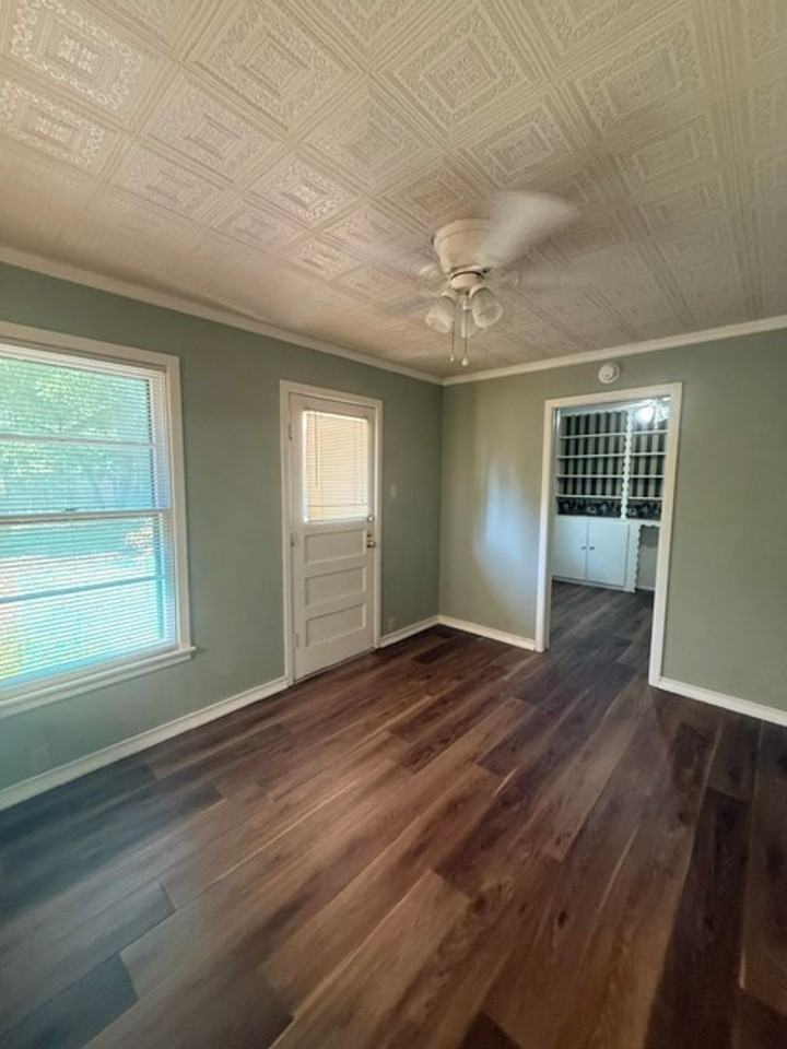 2349 S 35th St - Photo 5 of 19