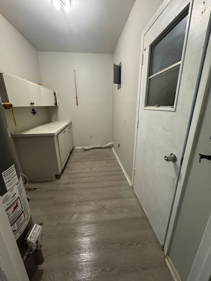 2604 Timberlake Dr - Photo 5 of 11