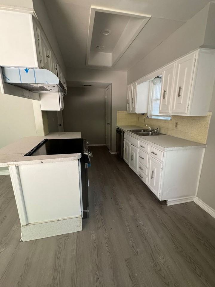 2604 Timberlake Dr - Photo 6 of 11