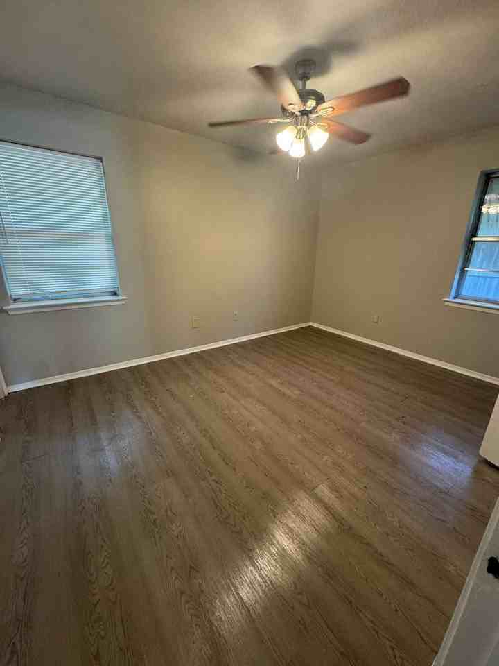 2604 Timberlake Dr - Photo 7 of 11