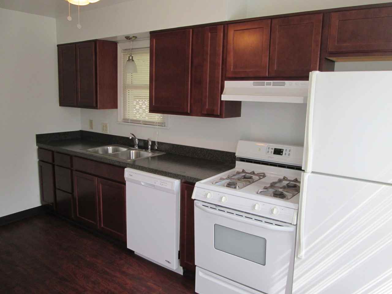 519 Forest Hill Dr - Photo 4 of 15