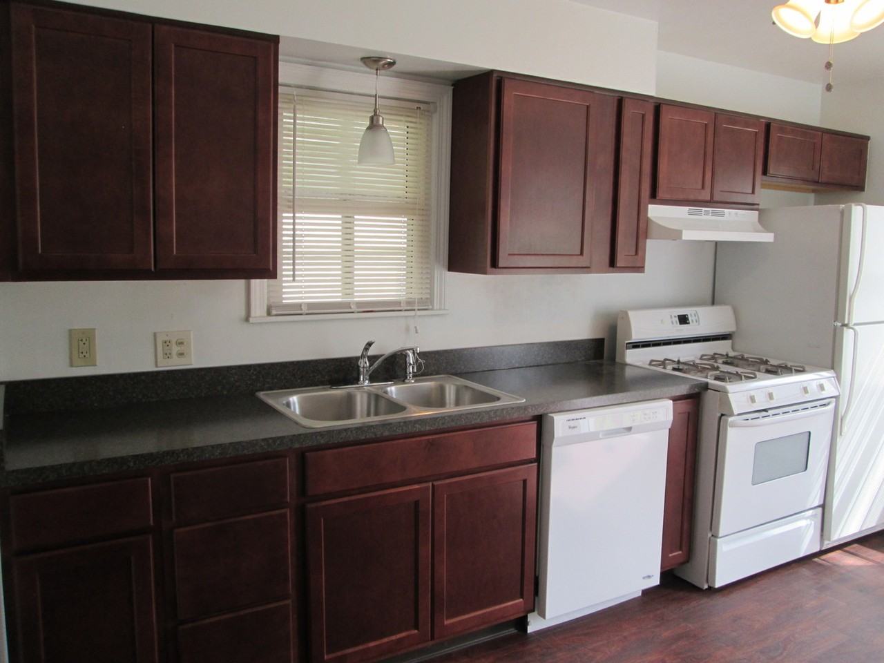 519 Forest Hill Dr - Photo 5 of 15