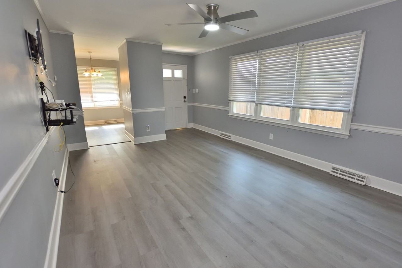 1208 Russell St - Photo 4 of 13