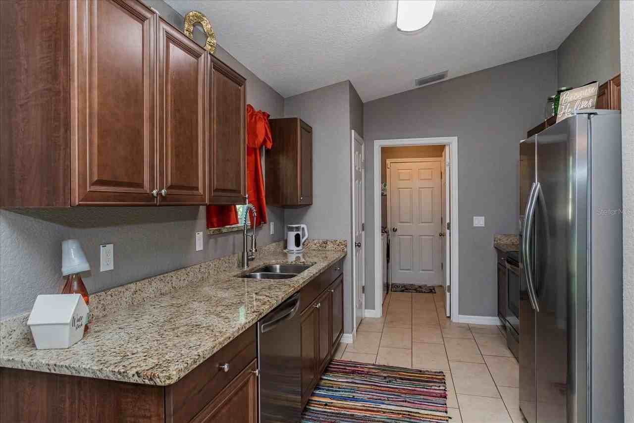 5056 Nw 61st Ave - Photo 7 of 19