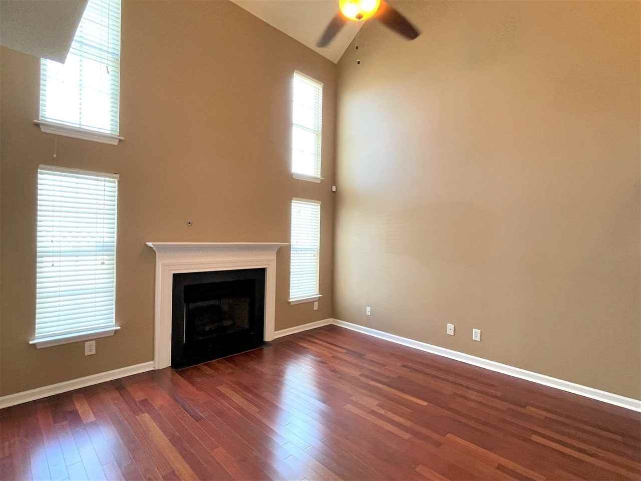 1160 Parsons Pl - Photo 5 of 30