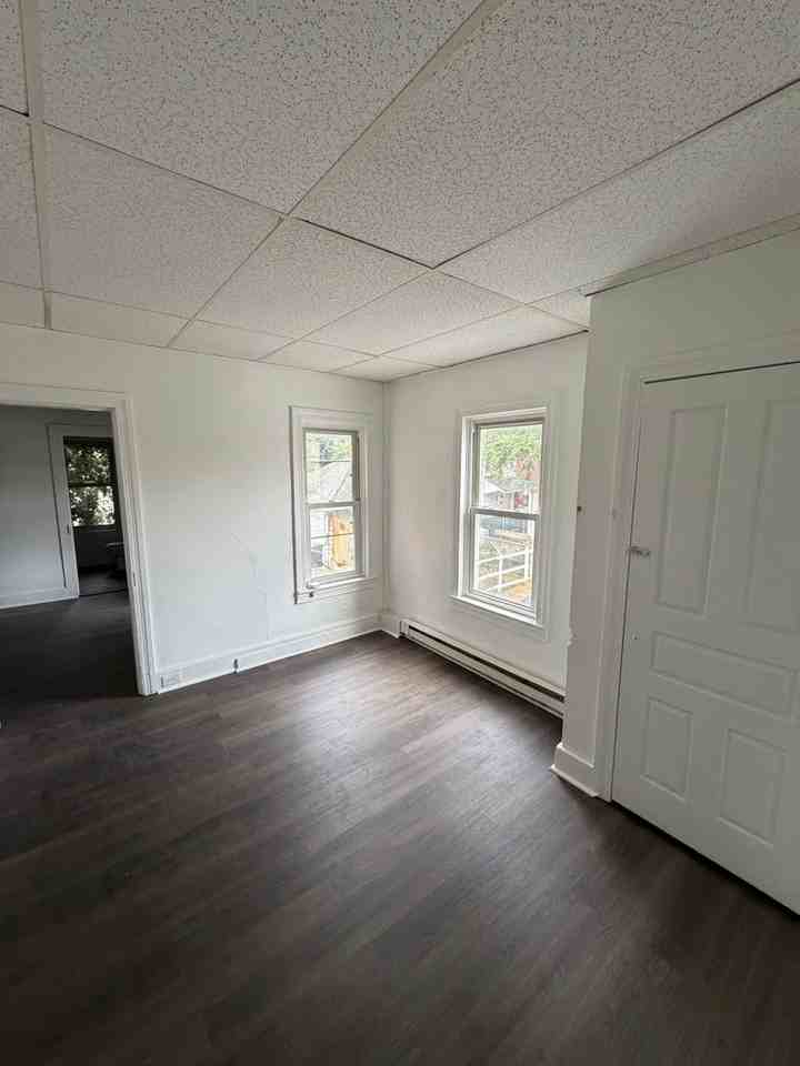 214 S West St - Photo 6 of 9