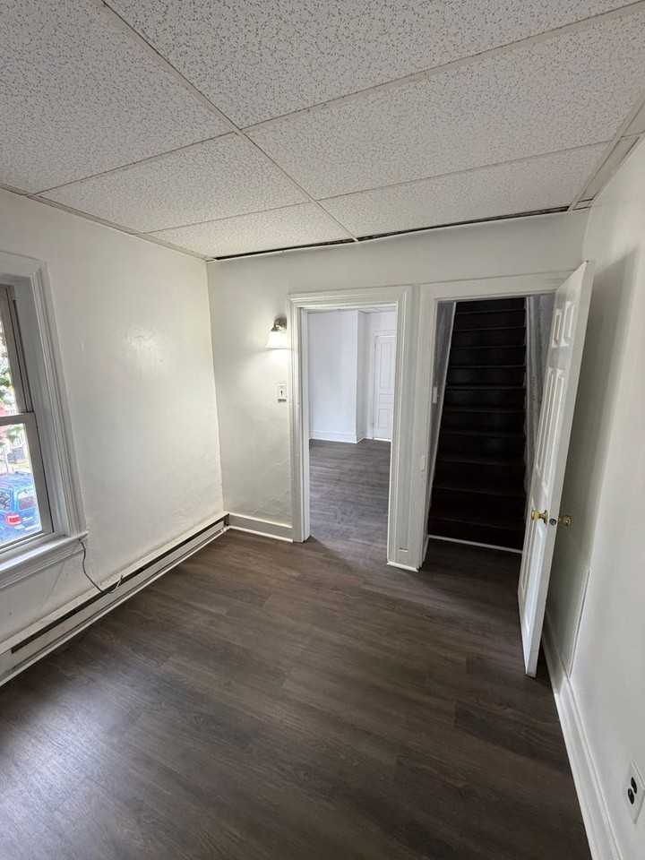 214 S West St - Photo 7 of 9