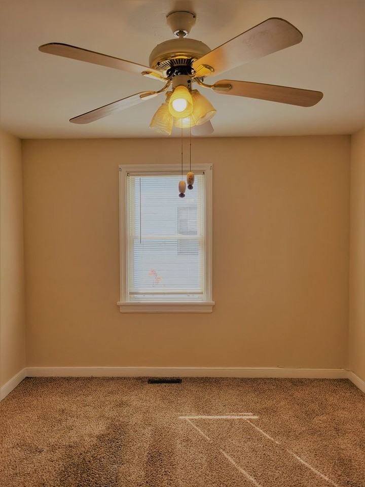 623 Ratcliffe Ave - Photo 5 of 24