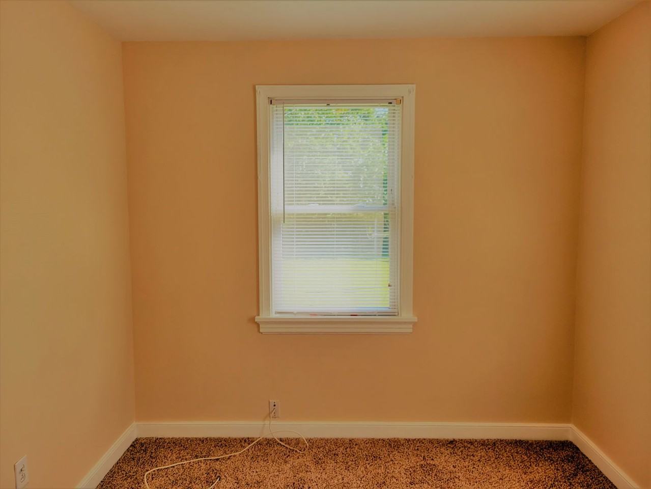 623 Ratcliffe Ave - Photo 6 of 24