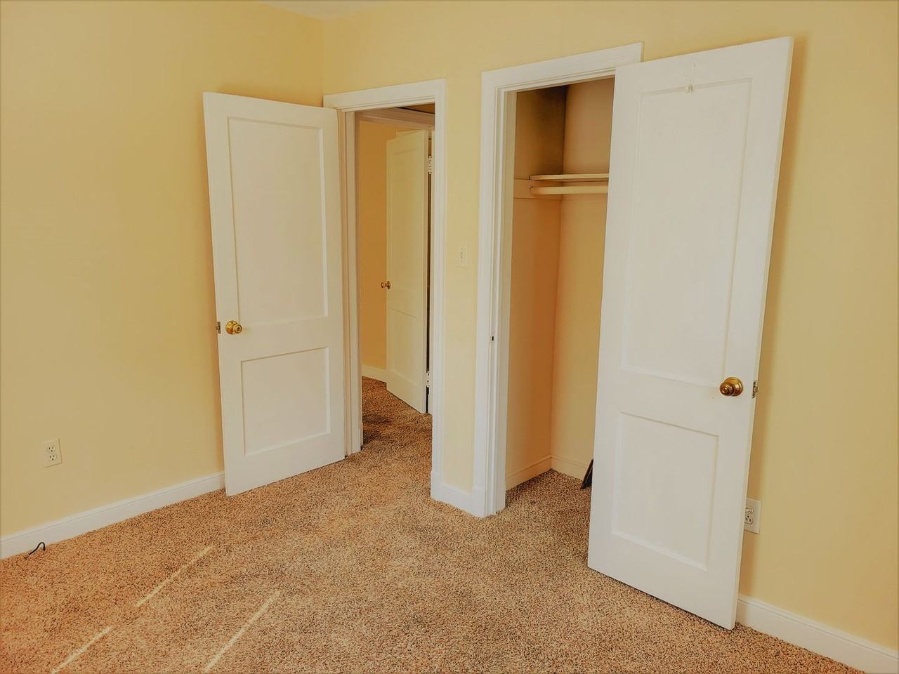 623 Ratcliffe Ave - Photo 7 of 24