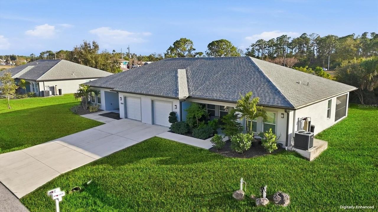 12025 Saragossa Ln - Photo 3 of 32