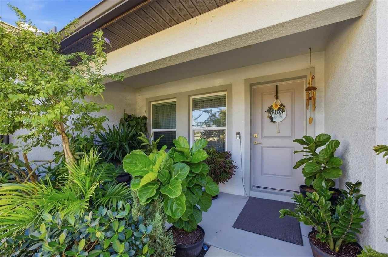 12025 Saragossa Ln - Photo 6 of 32