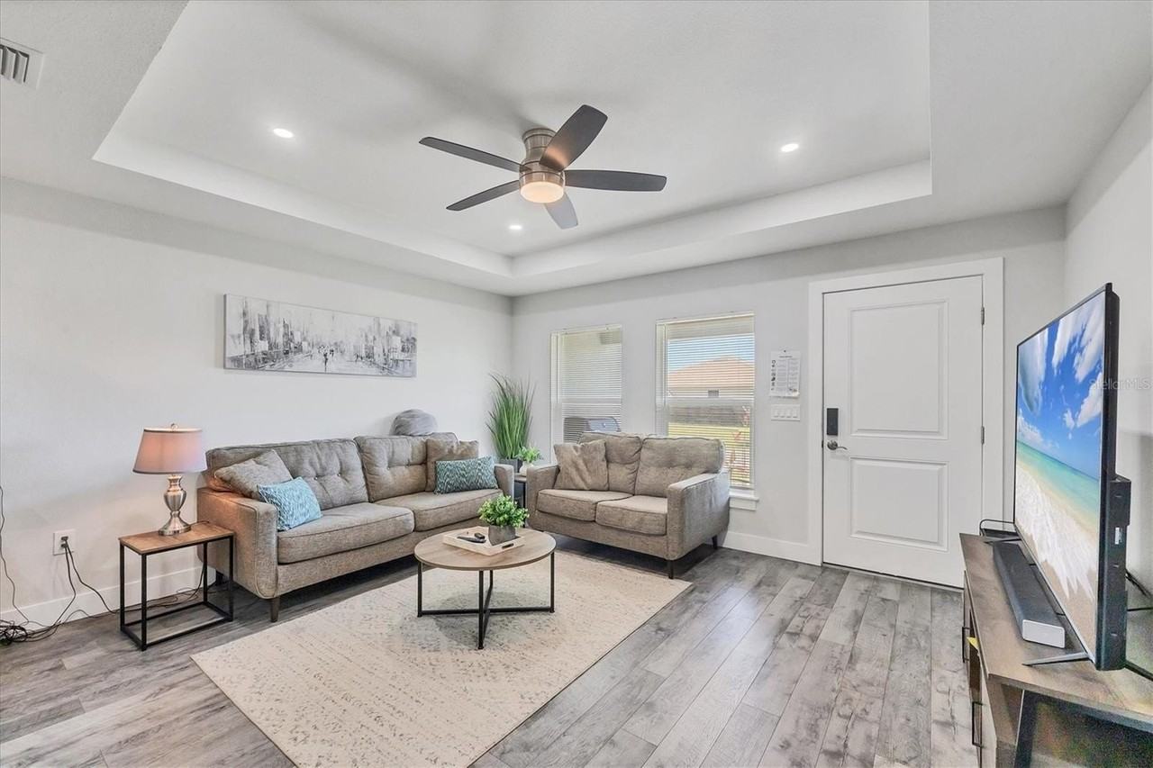 12025 Saragossa Ln - Photo 7 of 32
