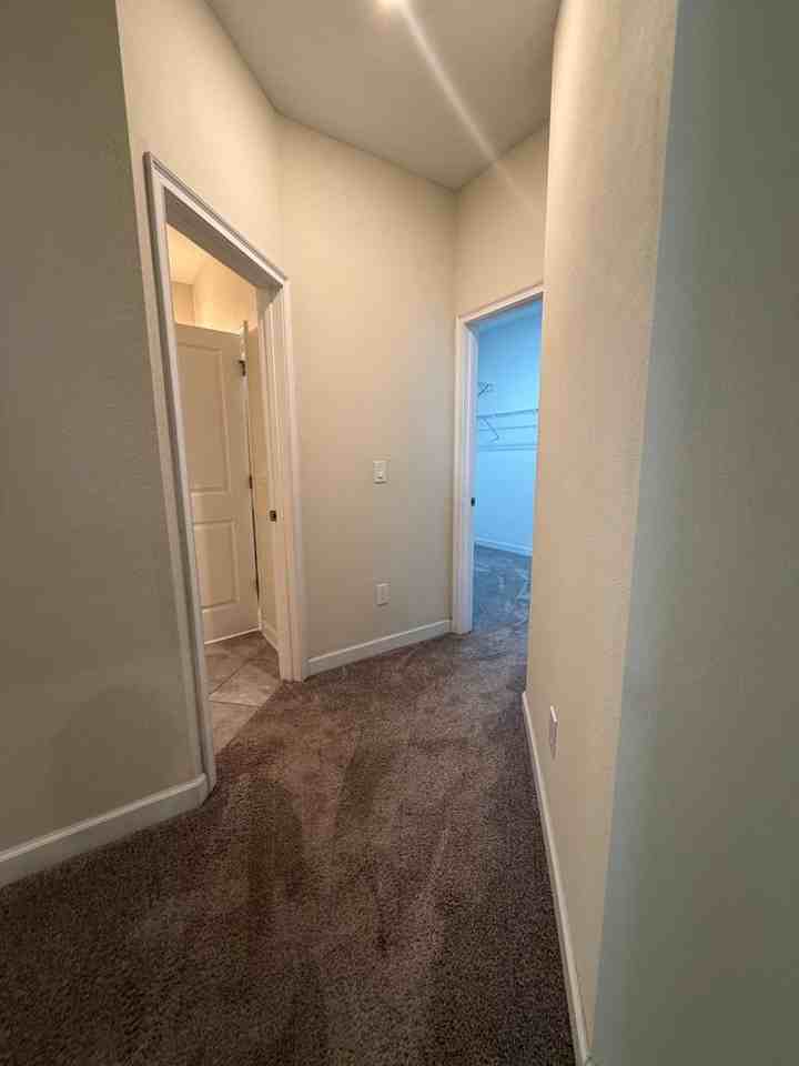 15055 Driftwater Dr - Photo 6 of 50