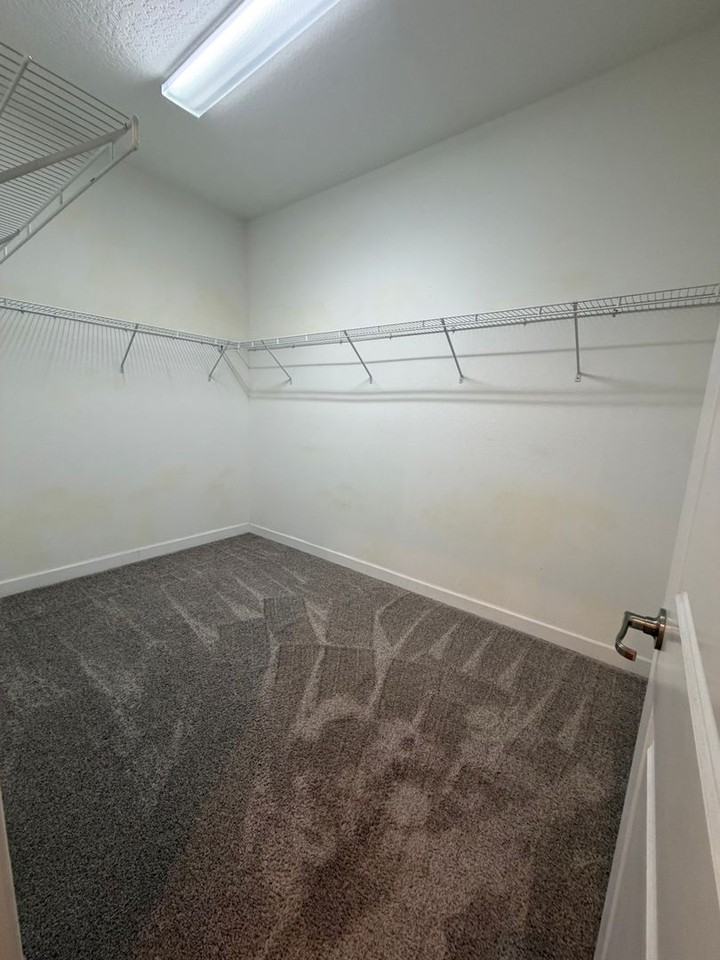 15055 Driftwater Dr - Photo 7 of 50