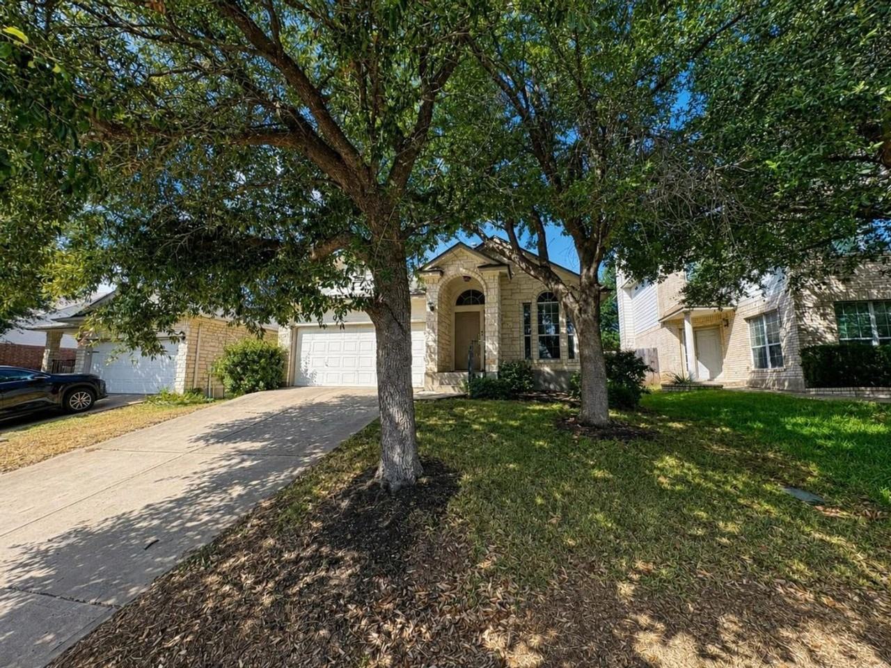14700 Springs Edge Dr - Photo 3 of 26