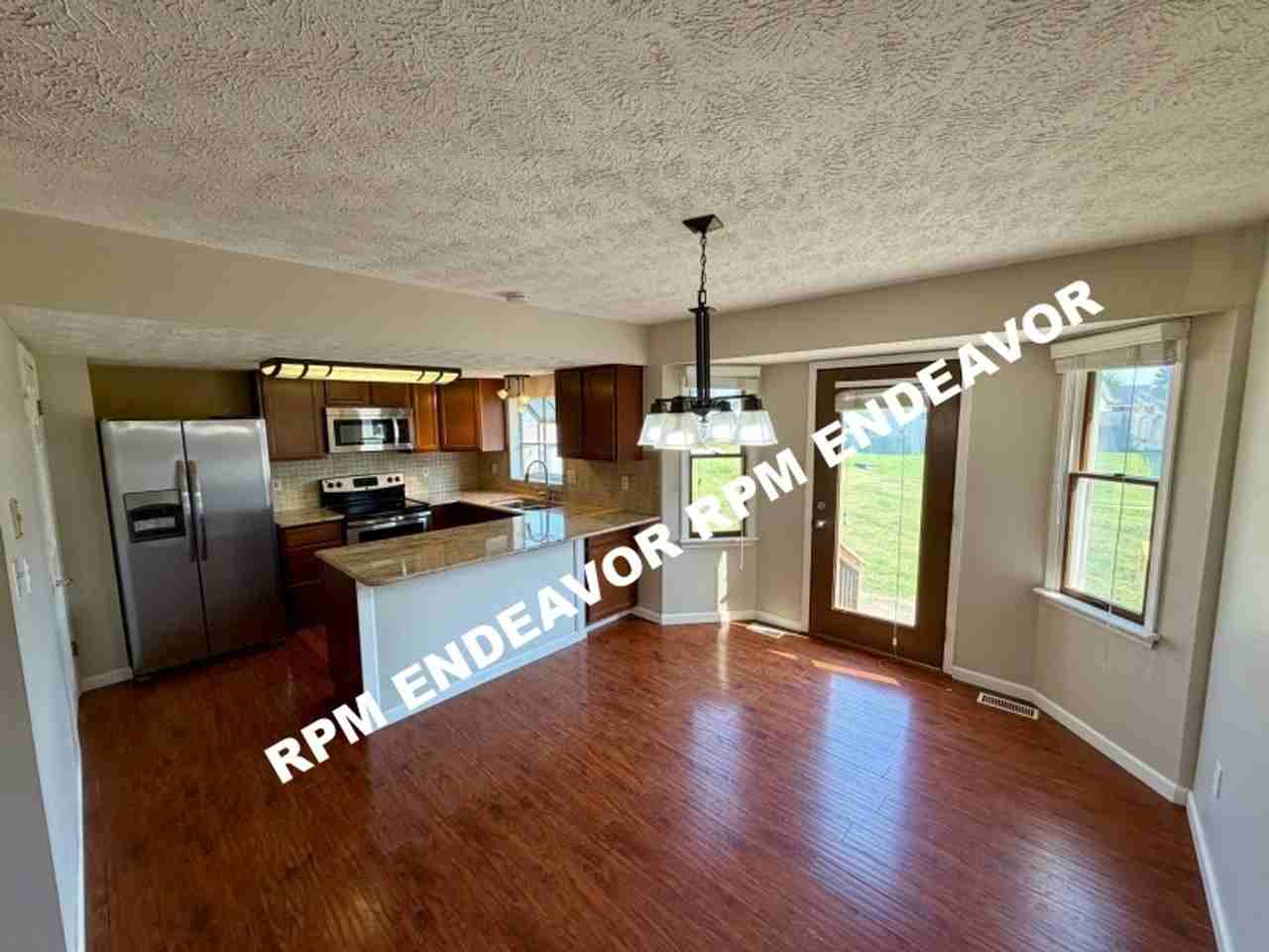 1368 Deerfield Estates Dr - Photo 5 of 17