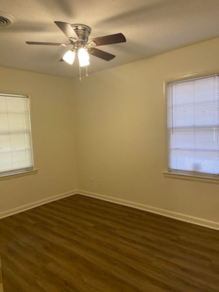 710 49th St - Photo 5 of 8
