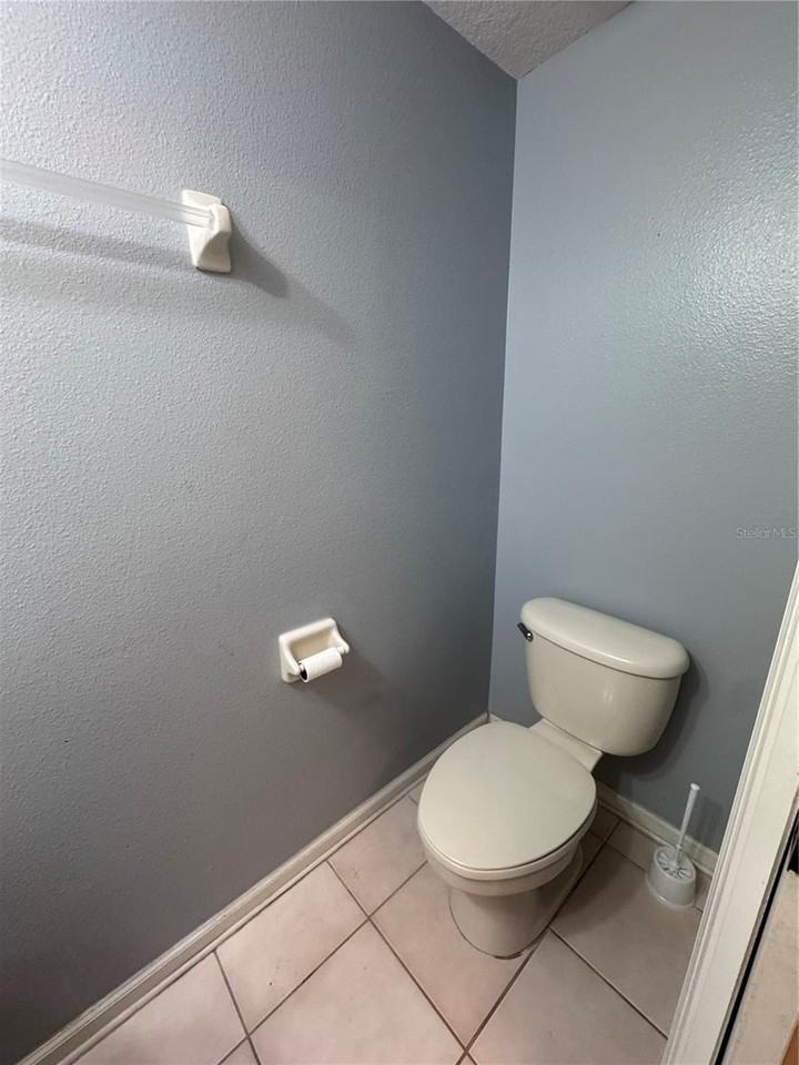 1050 Vineland Pl - Photo 4 of 14