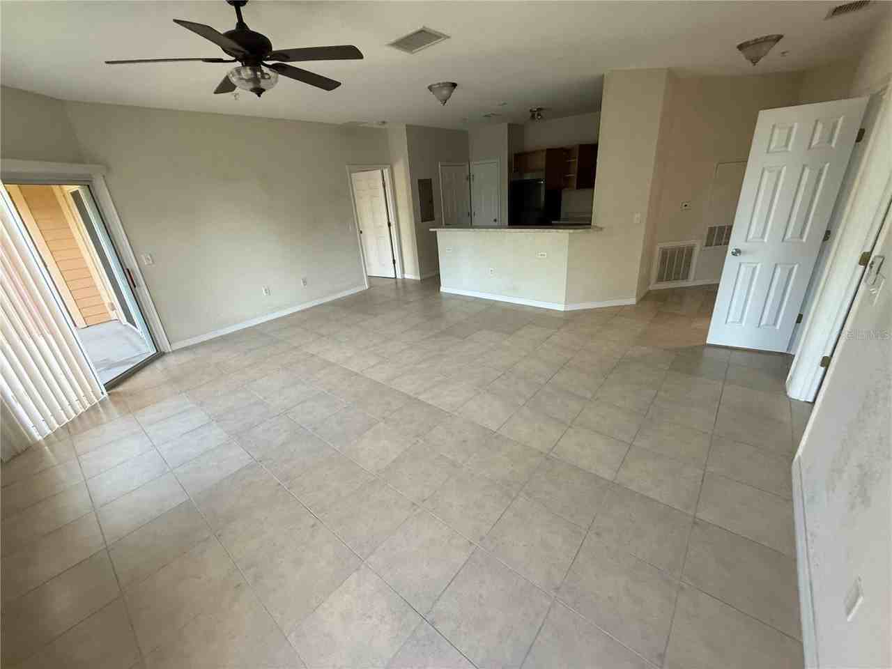 1995 Erving Cir #307 - Photo 3 of 11
