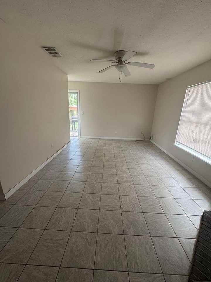 4153 Se 21st Ct - Photo 4 of 8
