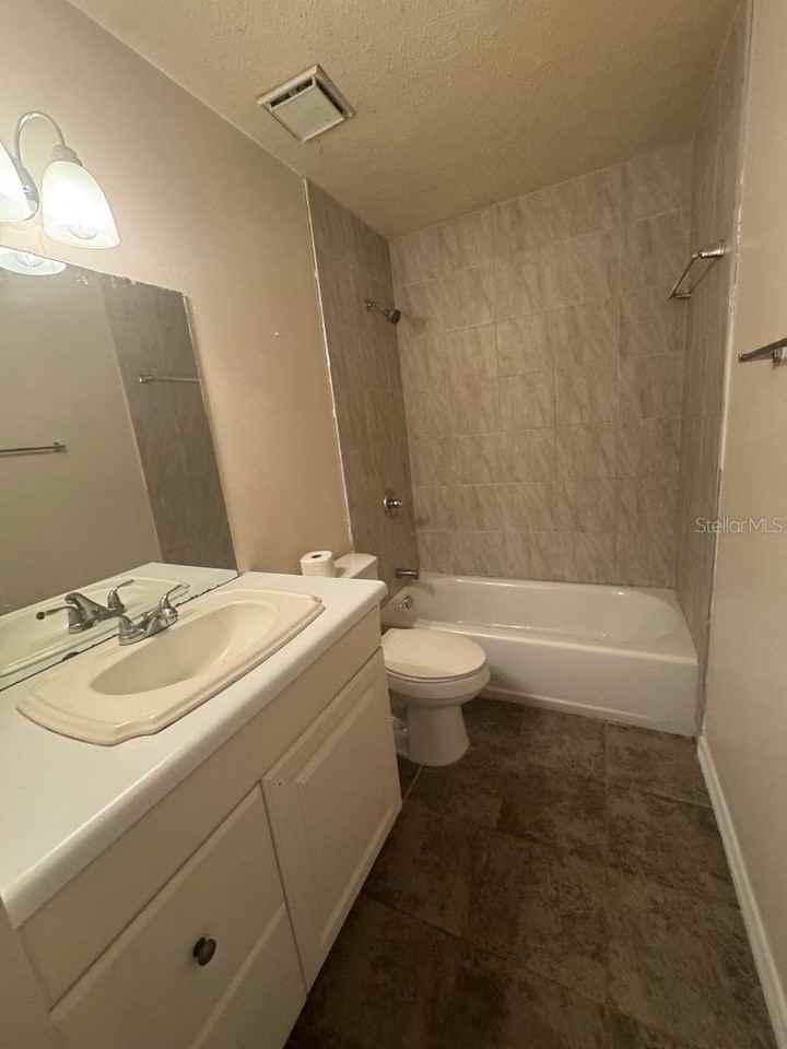 4153 Se 21st Ct - Photo 6 of 8