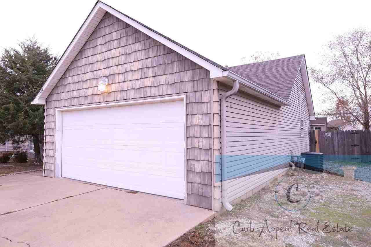 3704 Keely Dr - Photo 2 of 30