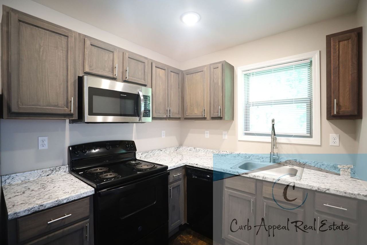 1005 Belt St - Photo 5 of 15