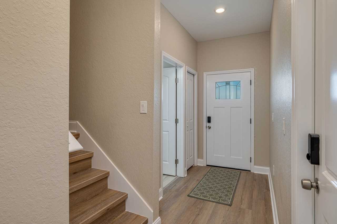 1091 Oak Hammock Dr #1 - Photo 2 of 22
