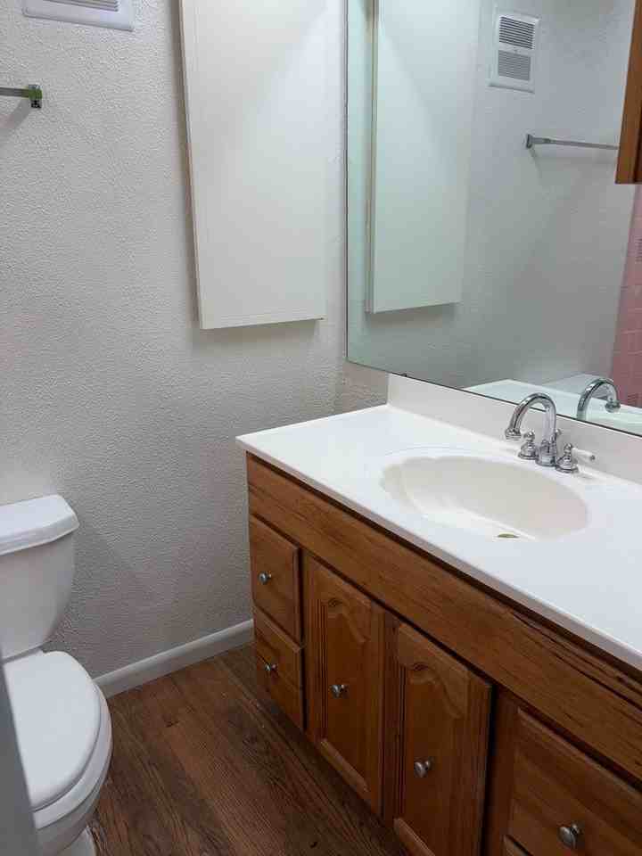 356 Fontaine St - Photo 4 of 11