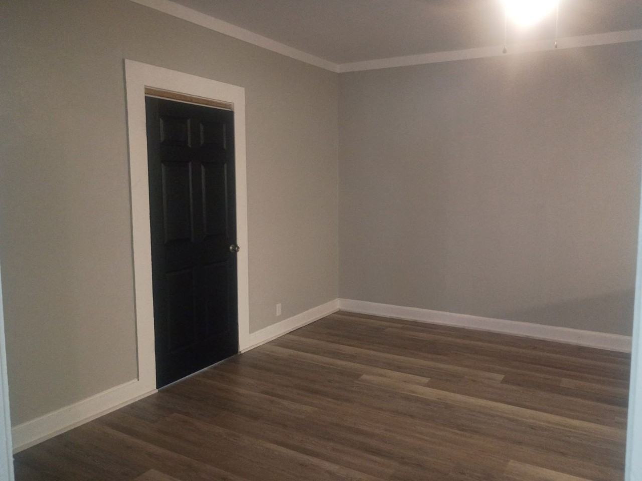 125 W Grady Ave - Photo 6 of 17