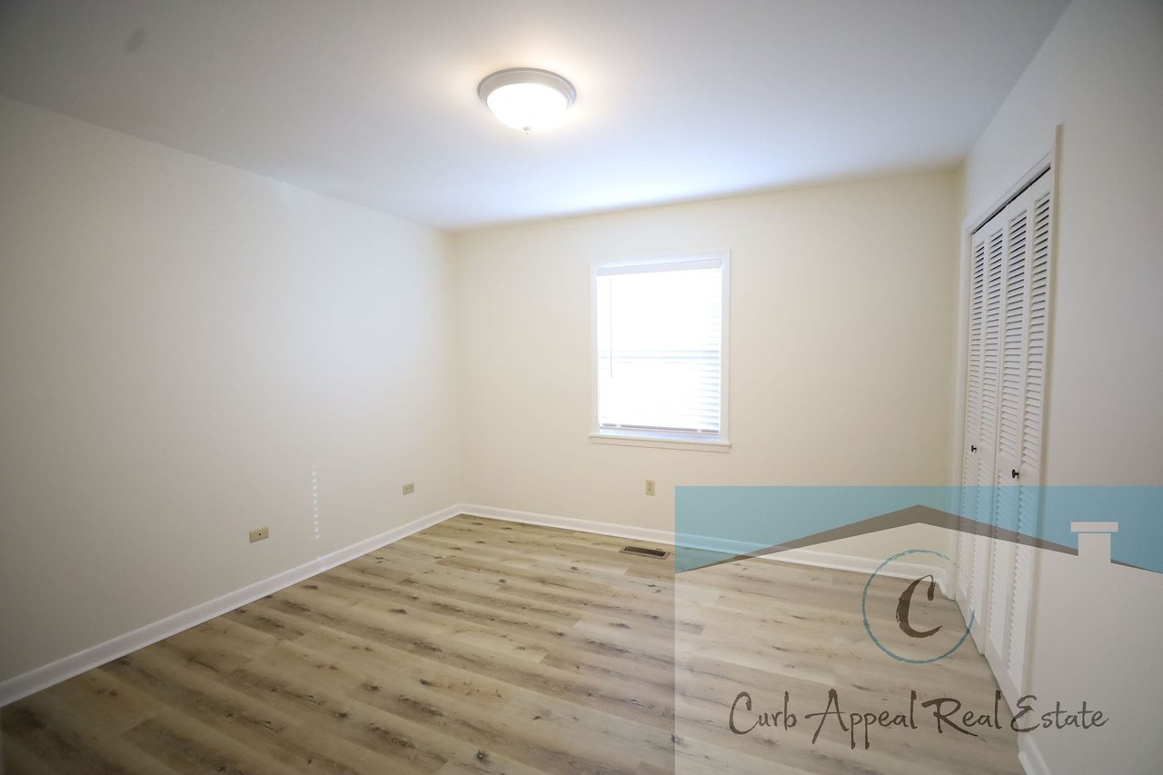 1231 S Madison St - Photo 7 of 12