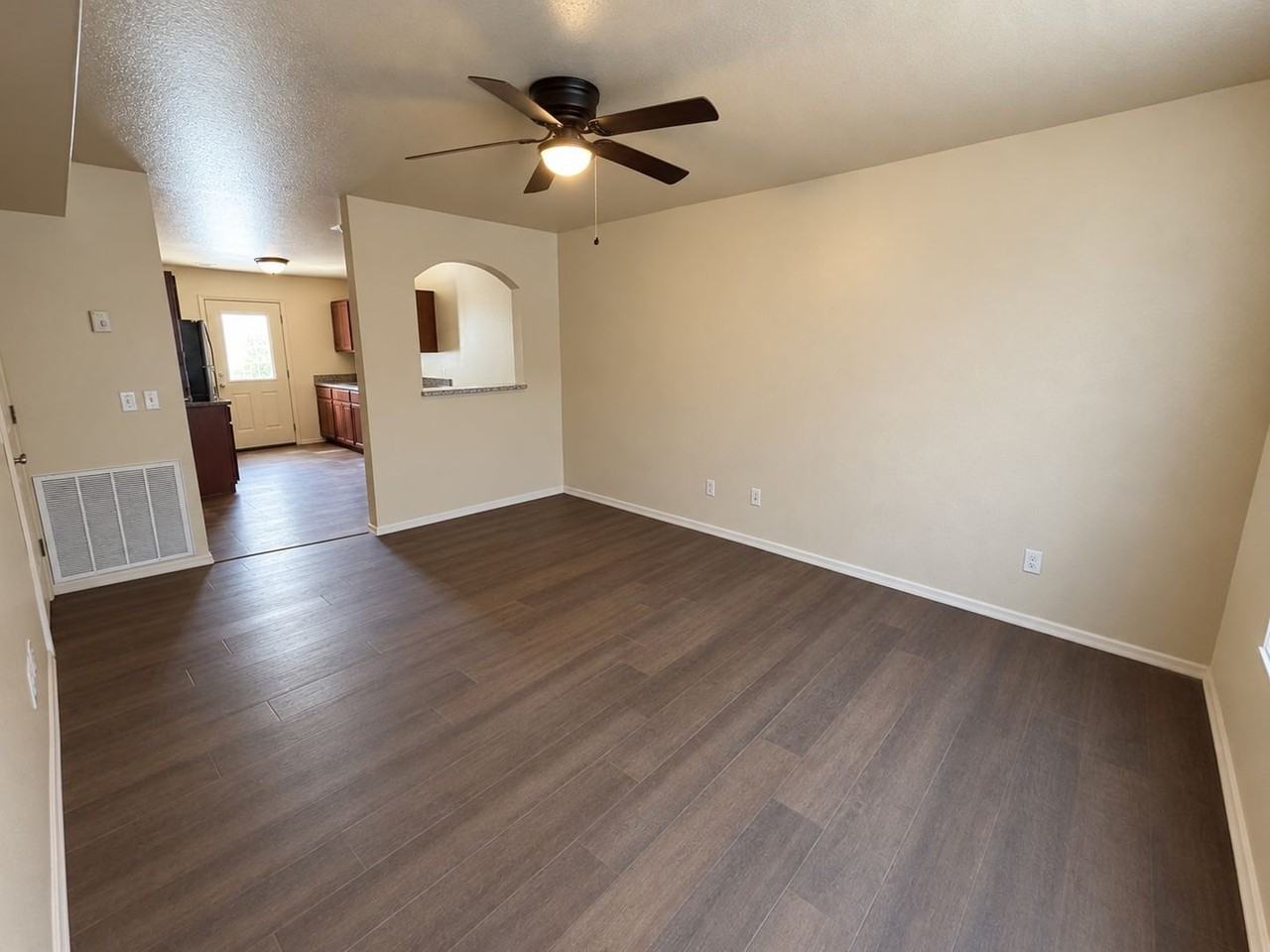 1125 E 9th St #AD - Photo 2 of 9
