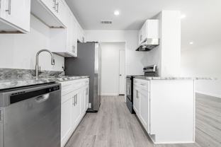 119 Poinsetta Dr - Photo 1 of 1
