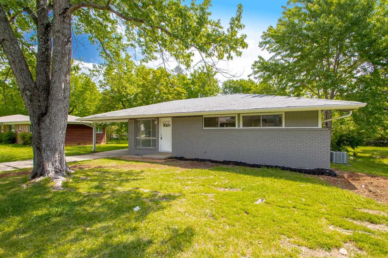 119 Poinsetta Dr - Photo 3 of 36