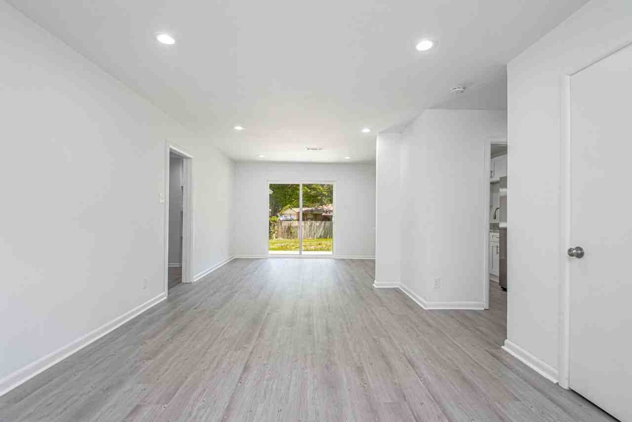 119 Poinsetta Dr - Photo 6 of 36