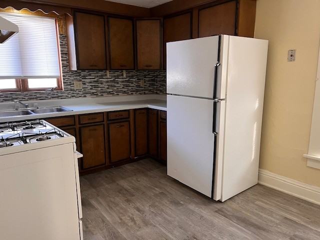 303 1/2 Locust St #1-2 - Photo 2 of 8