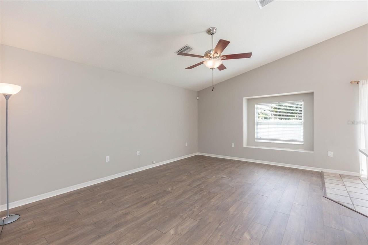 4550 Roundview Ct - Photo 5 of 14