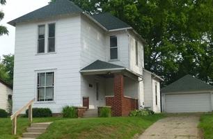 featured image of 112 E Oak St