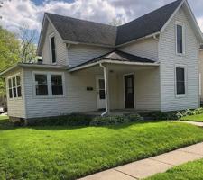featured image of 115 E Oak St