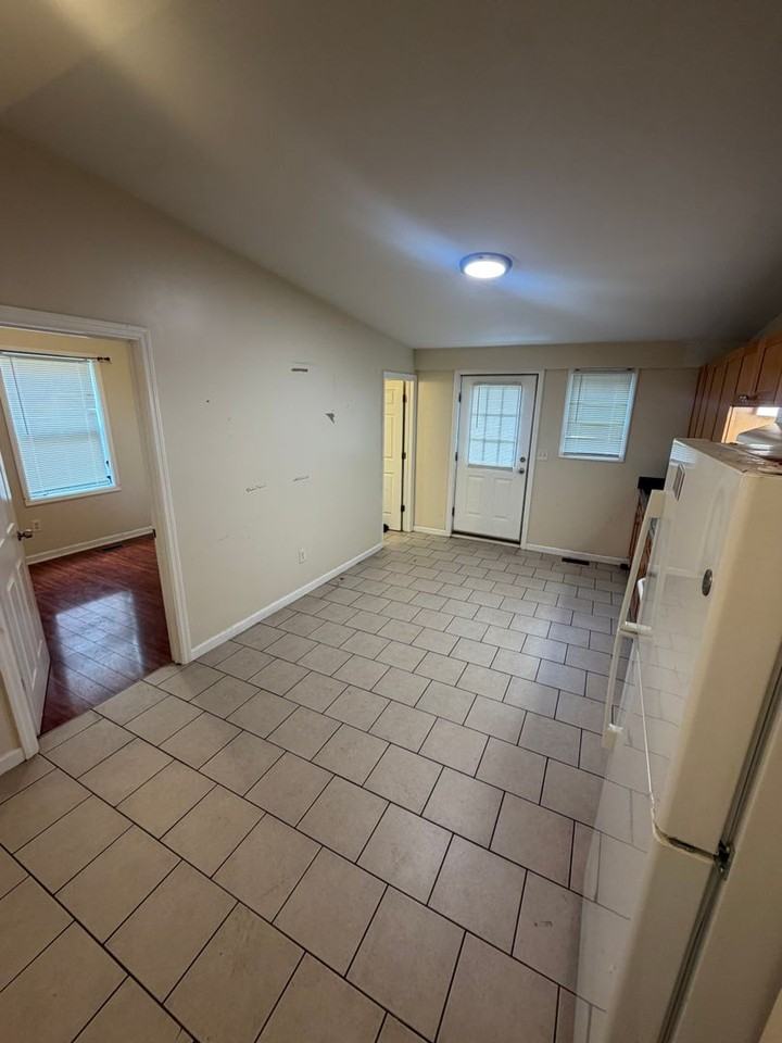 380 3rd St - Photo 2 of 9